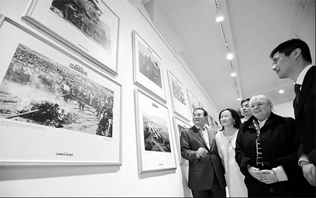 PRC's photographic exhibition opens in North America