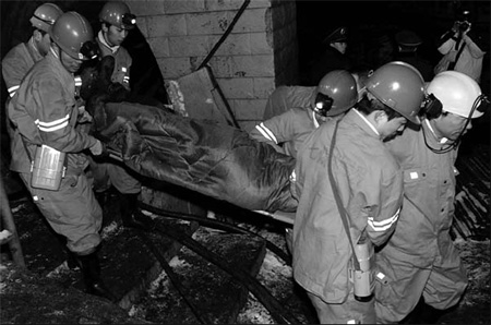 Rescue effort in crucial phase