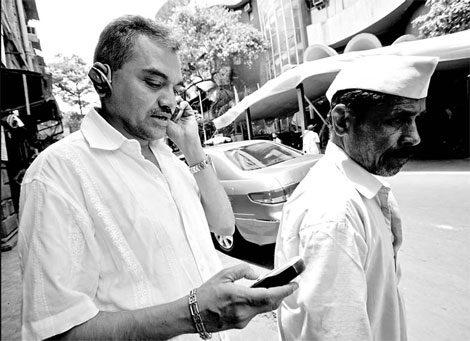3G licenses go under hammer