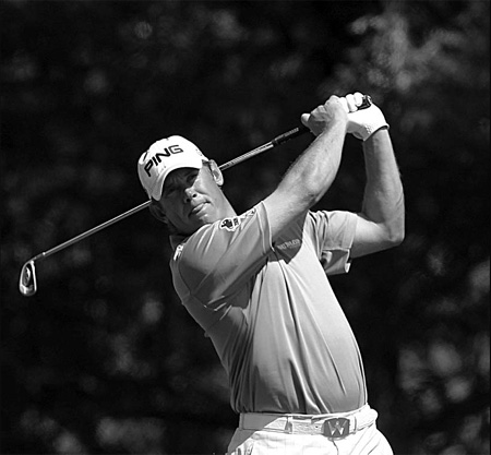 Westwood poised to win; lefty lurks