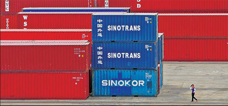 China to strive for economic balance