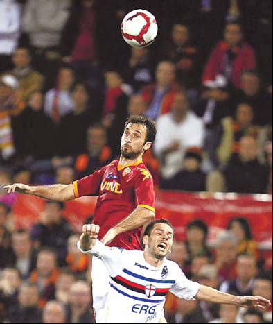 Sampdoria dent Roma's title hopes