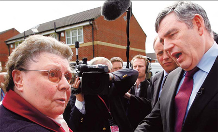 'Bigot' gaffe haunts UK's leader before TV debate