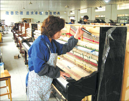 Luoshe's peasant piano makers
