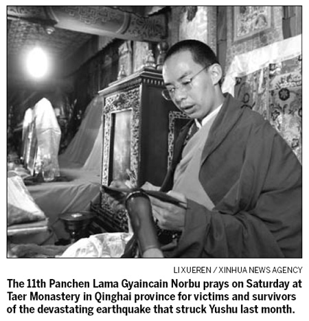 11th Panchen Lama leads mass prayer for victims