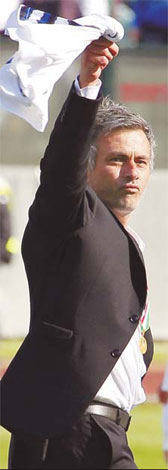 Mourinho 'very far' from Real switch