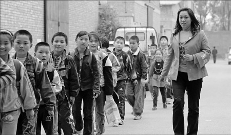 Migrant schools fight to protect students