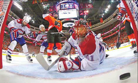 Flyers top Montreal to lead 2-0