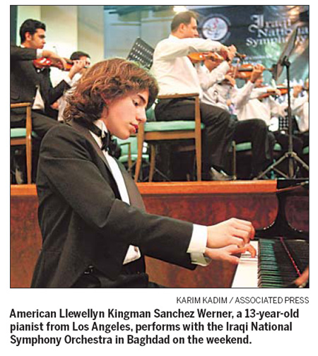 Teen prodigy tickles ivories, Iraq