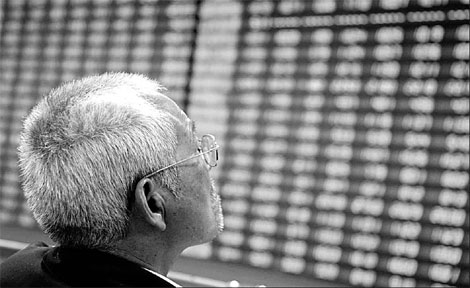 Stocks rise on surging exports