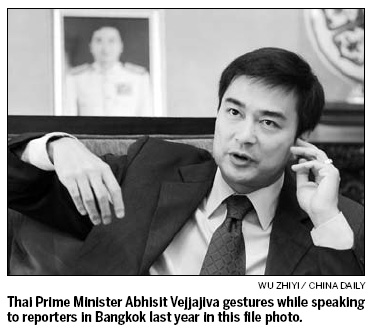 Thai public OKs PM's peace plan