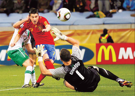 Villa the difference as Spain beats Portugal