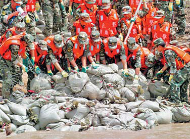 Wen: Prepare for more serious floods, disasters