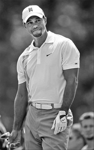 Toiling Tiger fails to shine at favored Firestone lair