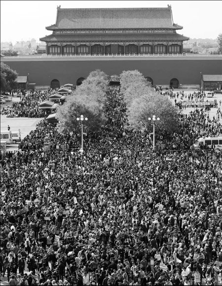 Large crowds force Forbidden City to rethink ticketing policy