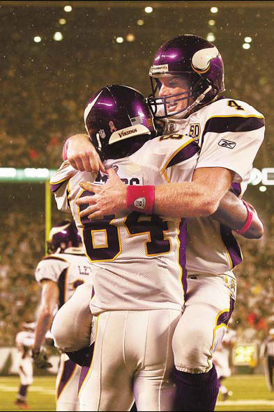 Jets overcome Favre's milestone night