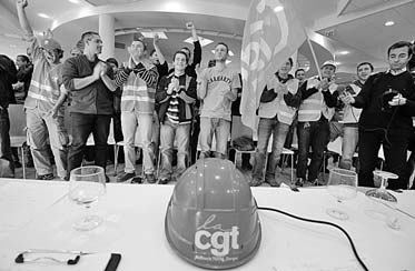 Govt and unions in France in a face-off