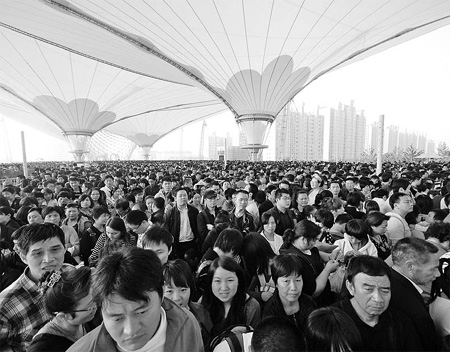 Weekend visitors shatter records