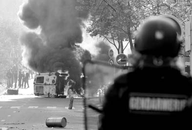 French strike over pension reforms heats up