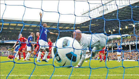Downcast Liverpool boss hails team's 'sterling' defeat
