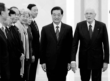 Italian leader sees a new China