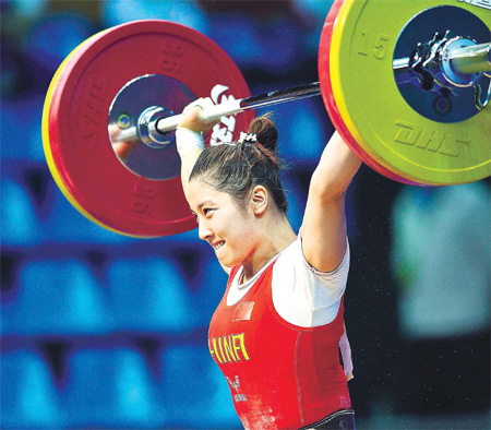 Record-breaker Li defends -53kg title
