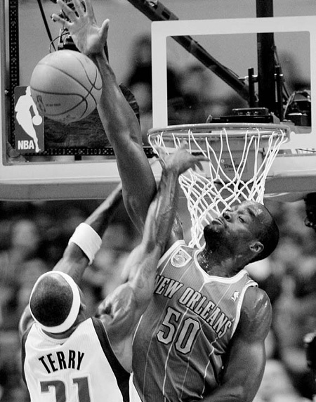 Terry's 26 pts lead Mavericks