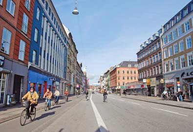 Copenhagen building bicycle friendly superhighways