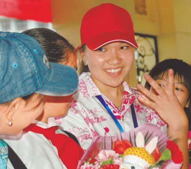 Kyrgyz children arrive in Sanya to forget deadly riot