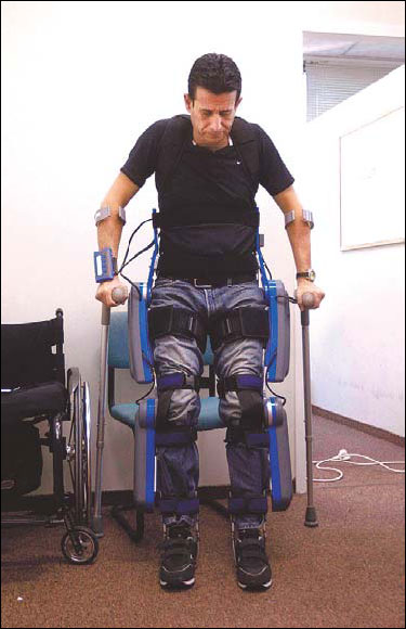 Robotic 'pants' help paralyzed people get back on feet