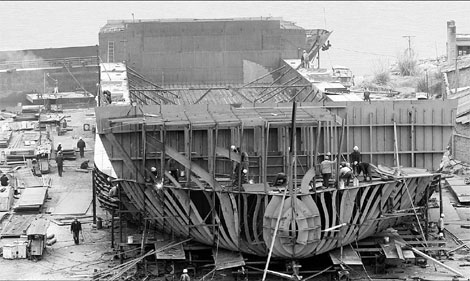 Chinese shipyards weather hard