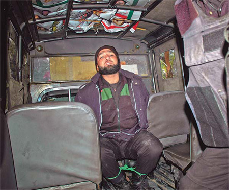 Pakistan prepares burial after politician's killing
