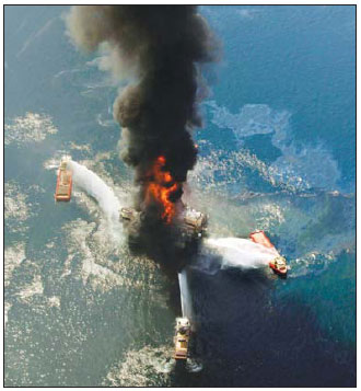 BP, firms made 'risky decisions' before spill