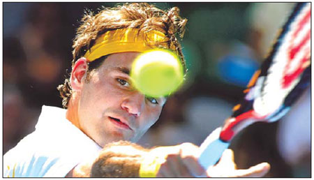 Record win for Federer; Djokovic, Roddick through