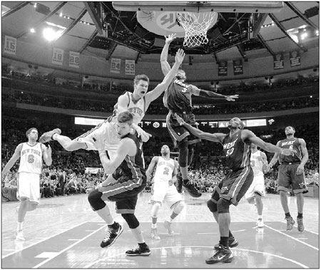 Knicks contain James, beat Heat 93-88