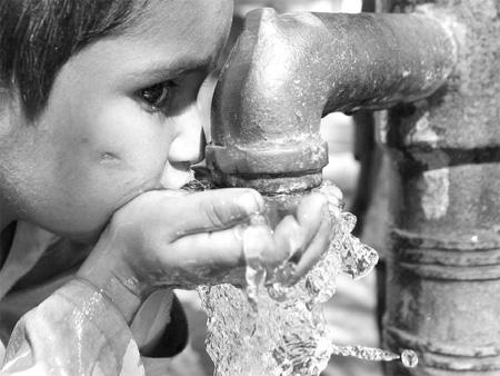 Pakistanis fear further floods