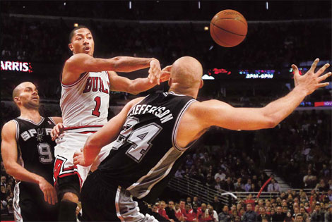 Rose's career-high 42 leads Bulls past Spurs