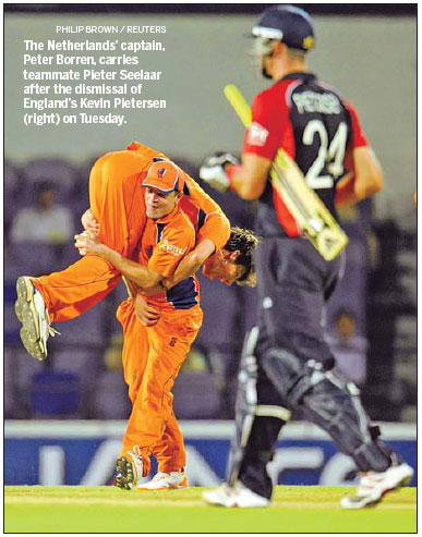 Strauss playing cat-and-mouse with India