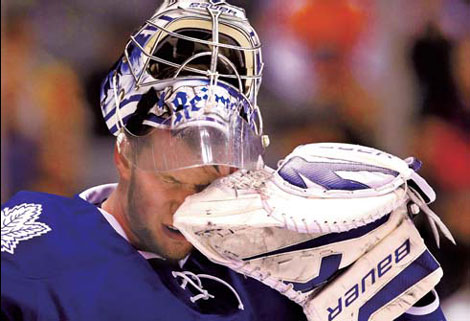 Flyers 3-2 victory deflates Maple Leafs' playoff hopes