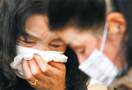 Earthquake, tsunami evacuees too shocked to contemplate future