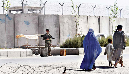 Taliban break at least 480 out of prison