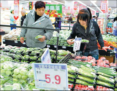 Stores overbuy greens to lift farmers' spirits
