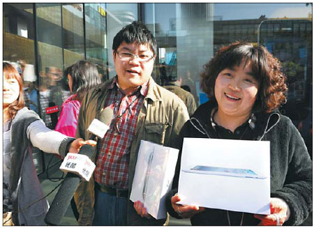 Buyers find love at first byte of new Apple iPads