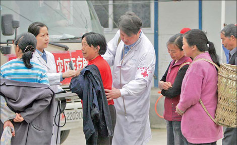 Bringing comfort to quake survivors