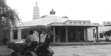 Elite members sought for luxury club in ancient palace