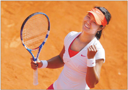 Li battles through at Open