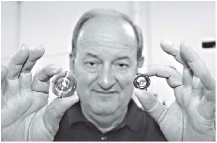 Heavy metal, moldable as plastic