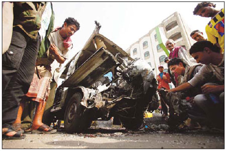 Al-Qaida ambush kills 10 Yemeni troops