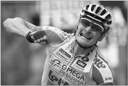 Greipel silences 'Cav' at last