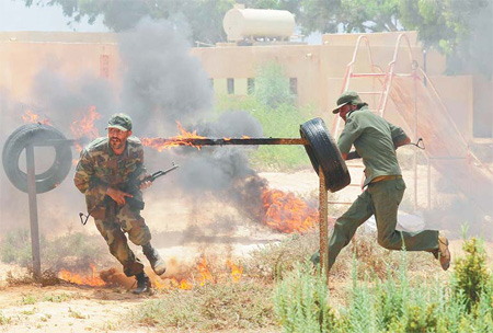 Gadhafi, rebels say 'no' to talks